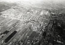 94504 Luchtfoto van Soest met omgeving uit het zuidwesten.